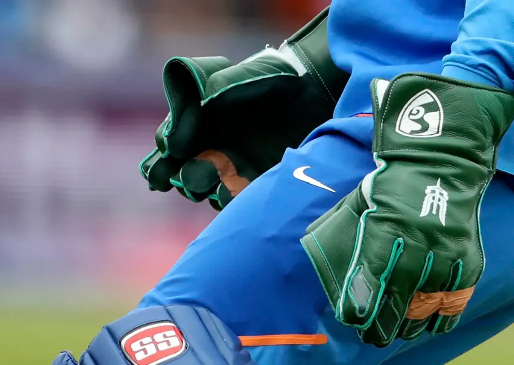 MS Dhoni Balidan Insignia Keeping Gloves Background